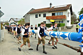 Maibaumaufstellen in Soyen am 30.04.2022