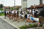 Maibaumaufstellen in Soyen am 30.04.2022