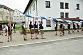 Maibaumaufstellen in Soyen am 30.04.2022