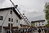 Maibaumaufstellen in Soyen am 30.04.2022