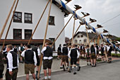 Maibaumaufstellen in Soyen am 30.04.2022